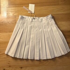 Pull and Bear white tennis skirt style